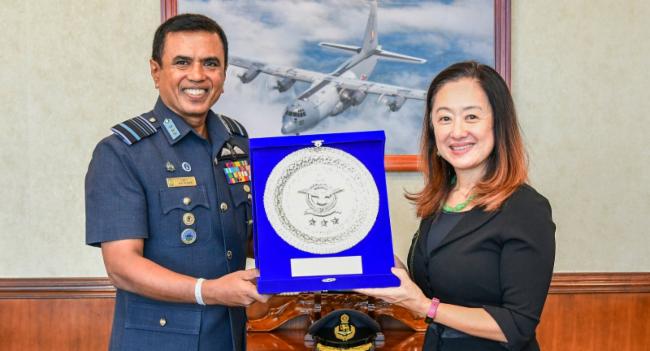 US Ambassador meets Air Force Chief